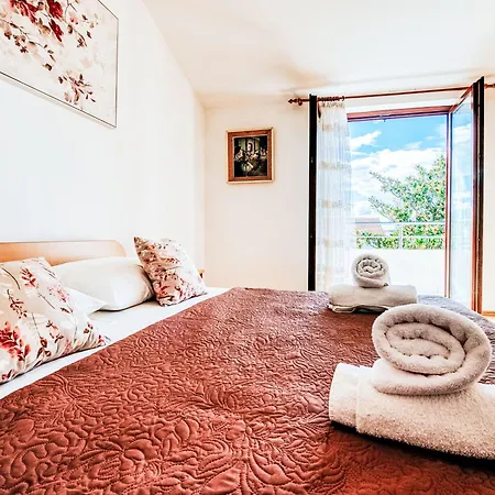 Apartment Ivanov-1 By Interhome Zadar